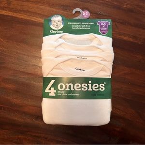 NWT Gerber Baby White Short Sleeve Onesie (4 Pack) | 0-3 Month